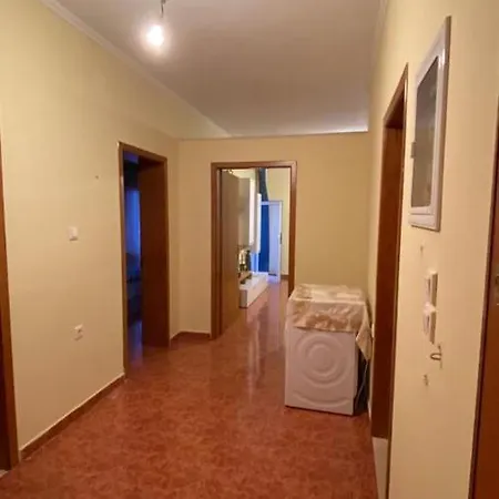 Si-ri Apartment Gjirokaster