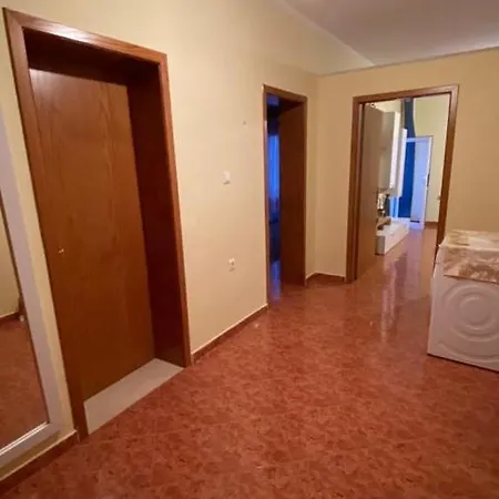 Si-ri Apartment